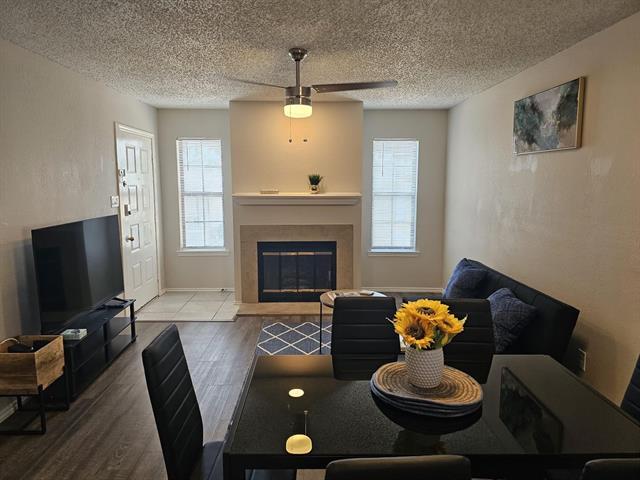 Foto del edificio - 1728 Crestpoint Dr