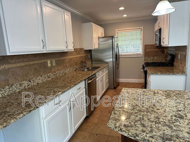 Building Photo - 1156 St Louis Pl NE