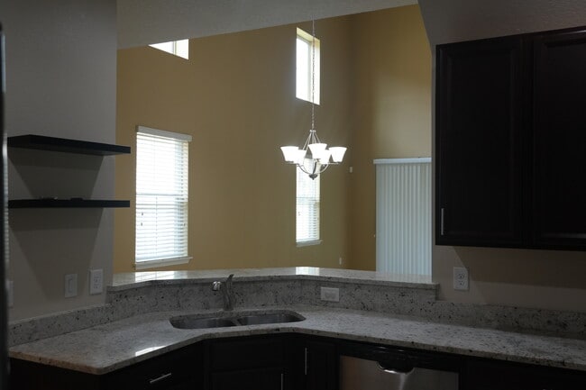 Foto del edificio - 2212 Lennox Dale Ln