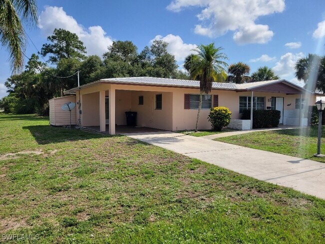 Foto del edificio - 2215 E 6th St
