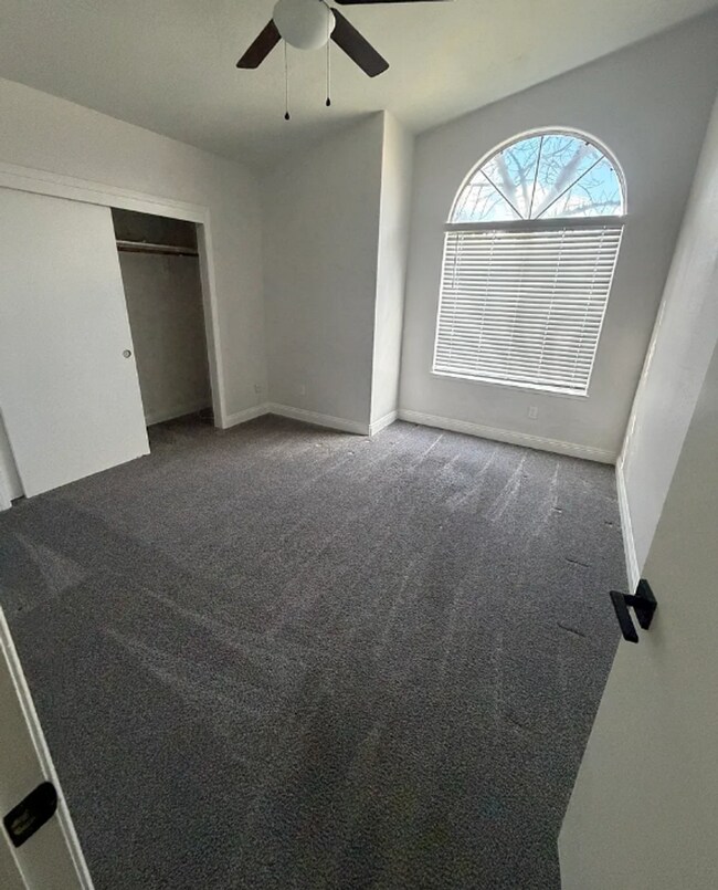 Building Photo - Freshly Upgraded 3 bed 2 bath Home MOVE IN Ready