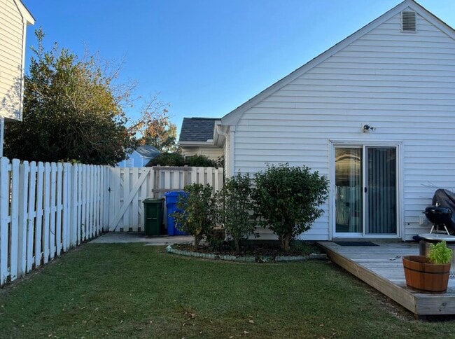 Backyard - 5403 Ivocet Dr