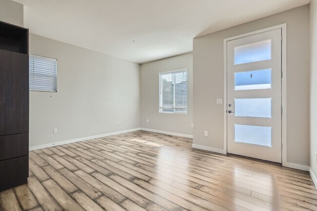 Foto del edificio - 3344 Cranston Cir