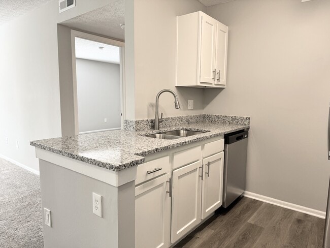 Building Photo - Greensview Apartments