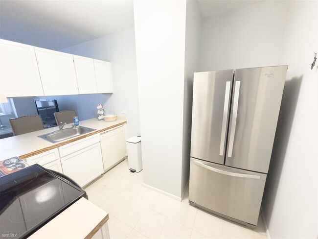 Building Photo - Studio, 1 bath Condo - 780 S Federal St