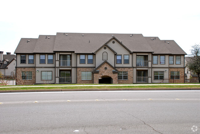 Building Photo - VILLAS BY THE PARK