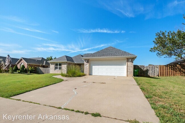 Foto del edificio - 4 br, 2 bath House - 321 Coopers Farm Rd