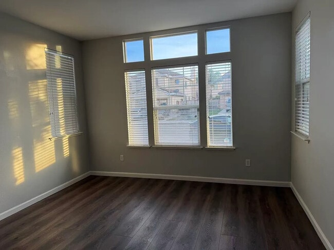 Foto del edificio - 2161 Tennis Ln