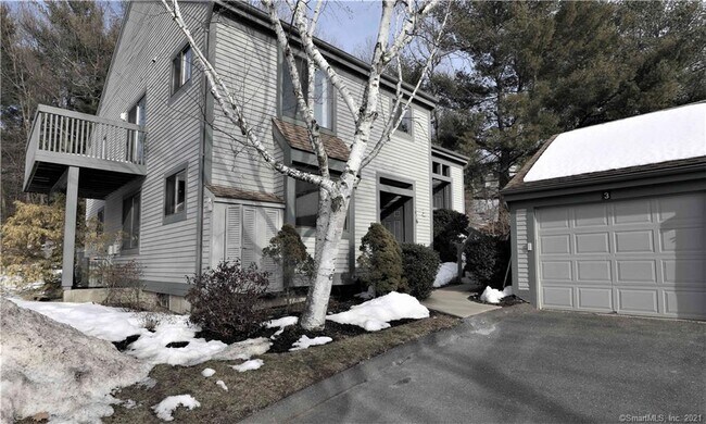 Building Photo - 3 Sweetbriar Ln