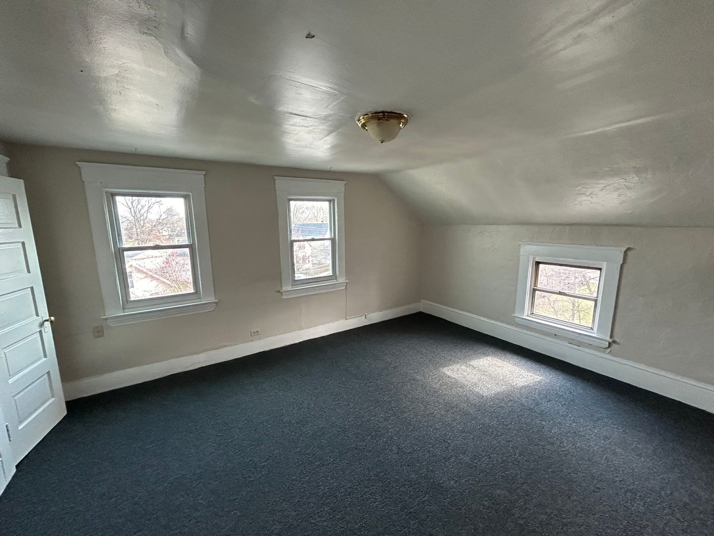 3614 E 46th St Cleveland, OH 44105 – photo 1