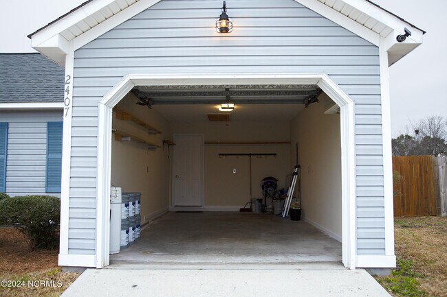 Building Photo - 2407 Brodick Ct