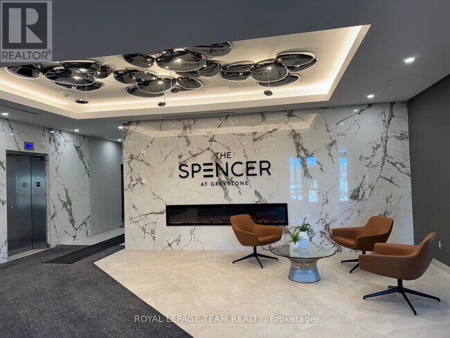 Photo du bâtiment - 360 Deschâtelets Ave.