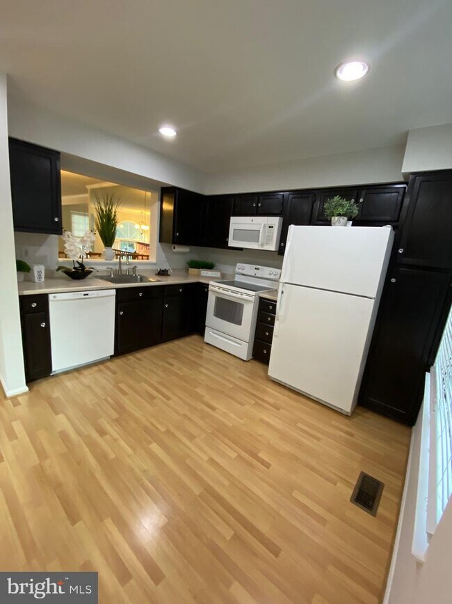 Building Photo - 7808 Mistic View Ct