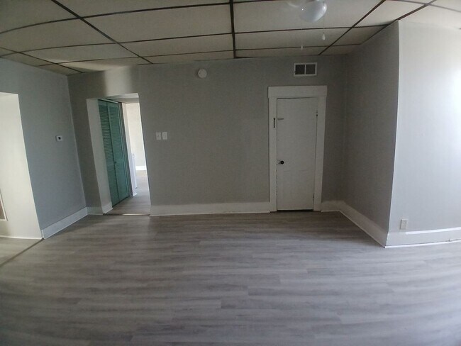 Foto del edificio - Cozy 3 Bedroom Upstairs Apartment- Available Now! W+D Hookup! Pet Friendly!
