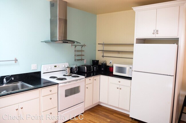 Building Photo - 1 br, 1 bath House - 5716 SE 21st Ave