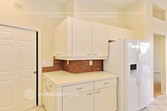 Building Photo - 2301 Sunview Ave