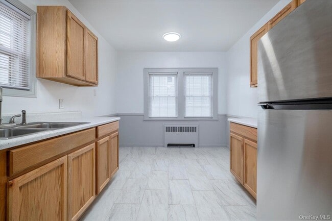 Building Photo - 21 Twin Lawns Ave