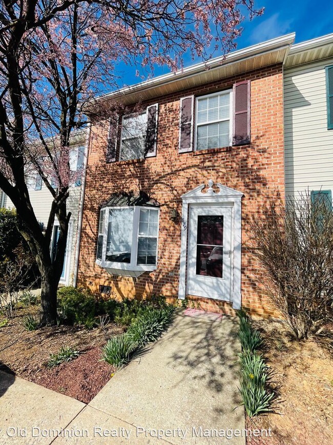 Building Photo - 3 br, 1.5 bath House - 879 Northfield Court