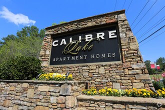 Building Photo - Calibre Lake