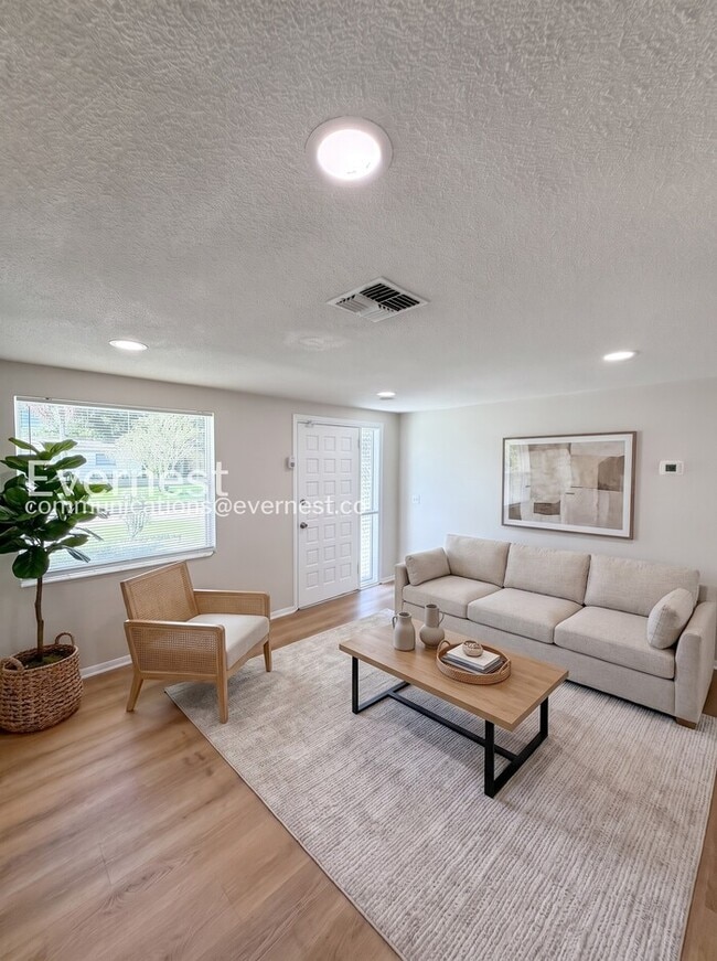 Building Photo - Cozy 2 Bed, 1 Bath Home with Patio and Garage | Pet Friendly | Available Now!