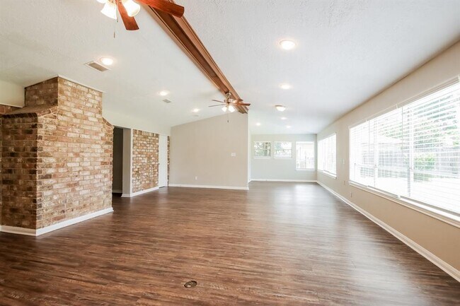 Foto del edificio - 1027 Baltic Ln