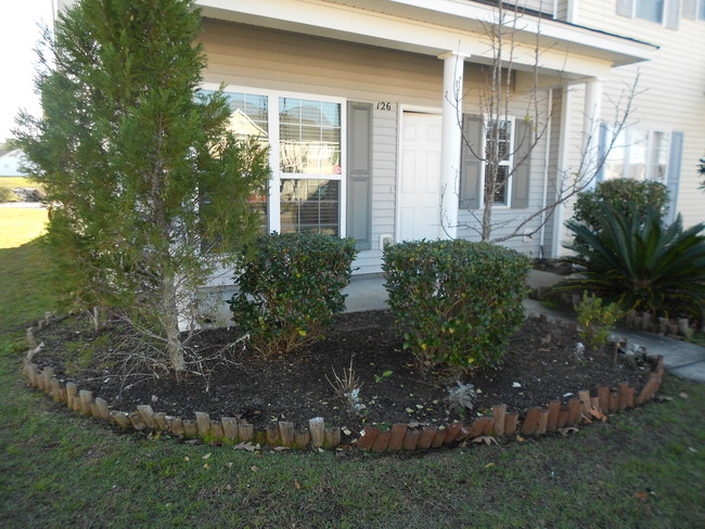 Building Photo - 126 Broad River Dr