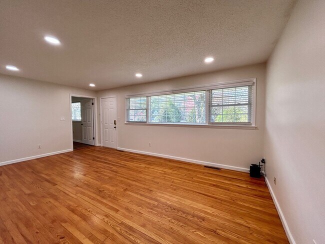 Foto del edificio - Weaverville - Clean and Tidy! Home Office,...