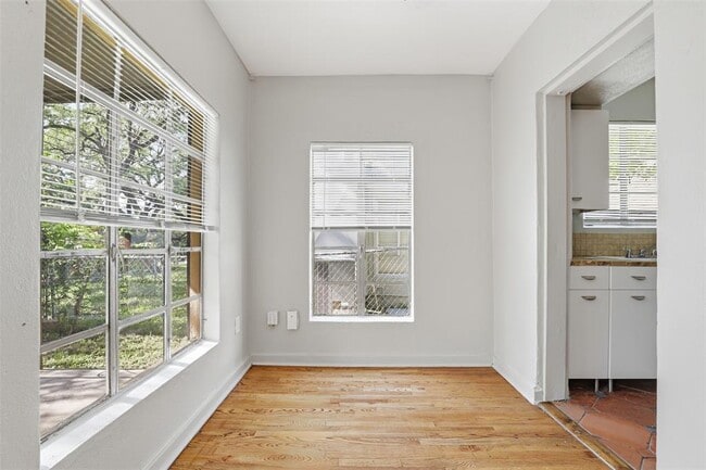 Building Photo - 3901 Wrightwood Rd