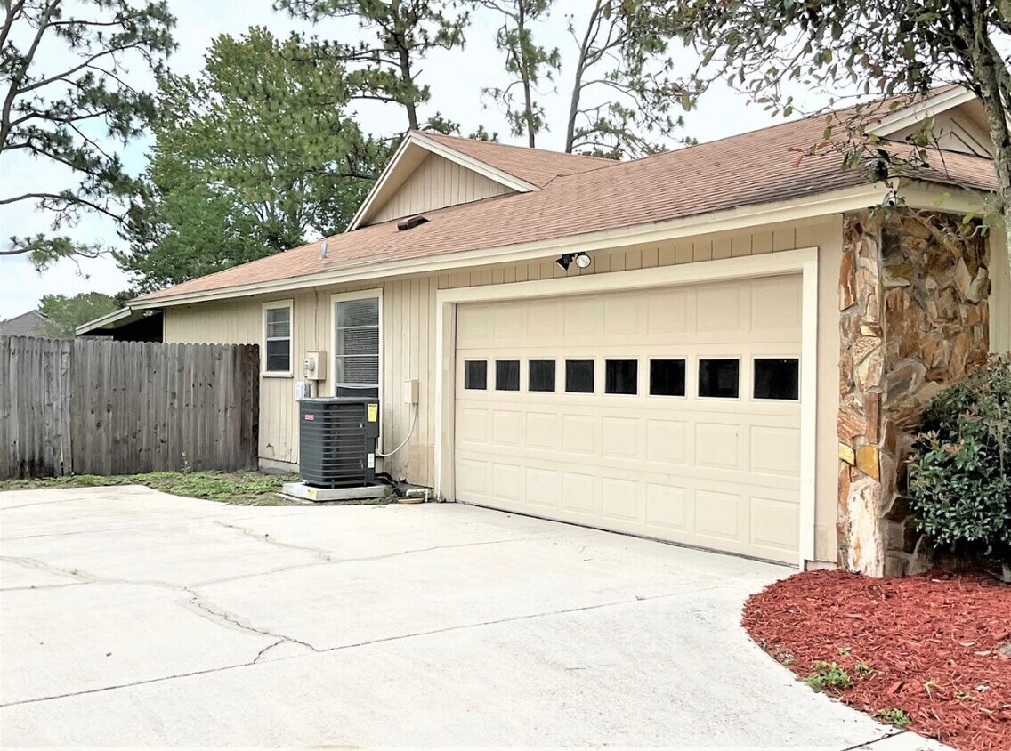 2466 Ridgecrest Ave, Orange Park, FL 32065 House for Rent in Orange