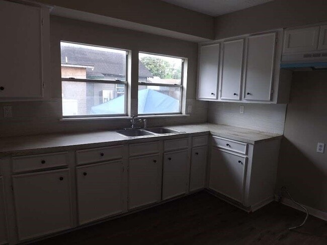 Building Photo - 7201 Avenue I