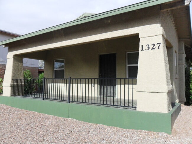 Foto del edificio - 1327 N Park Ave