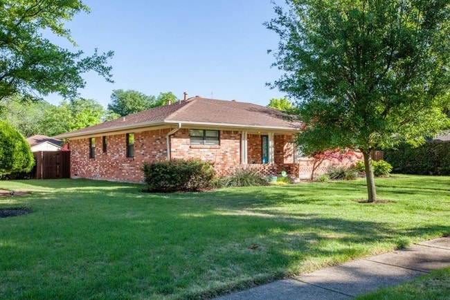 Building Photo - 10259 Vinemont St