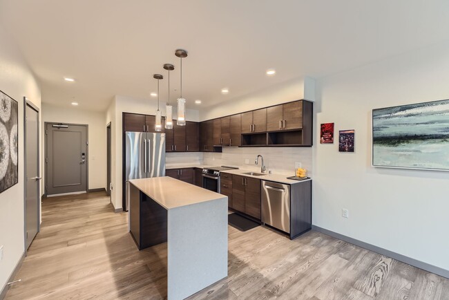 Building Photo - Beautiful 1Bed + Den at the Jade in Totem ...