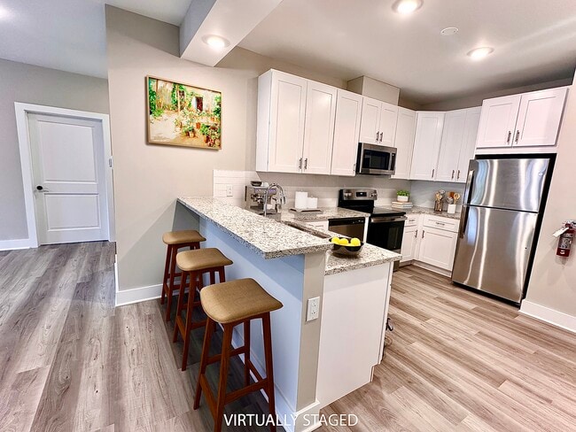 Building Photo - Violet Estates