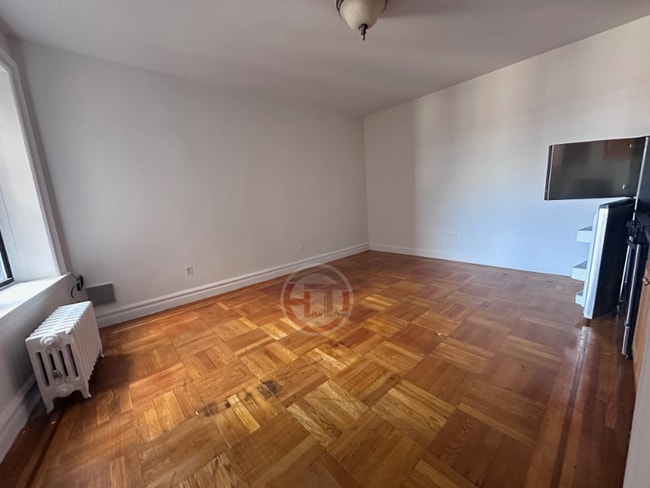 Foto del edificio - 2860 Buhre Ave