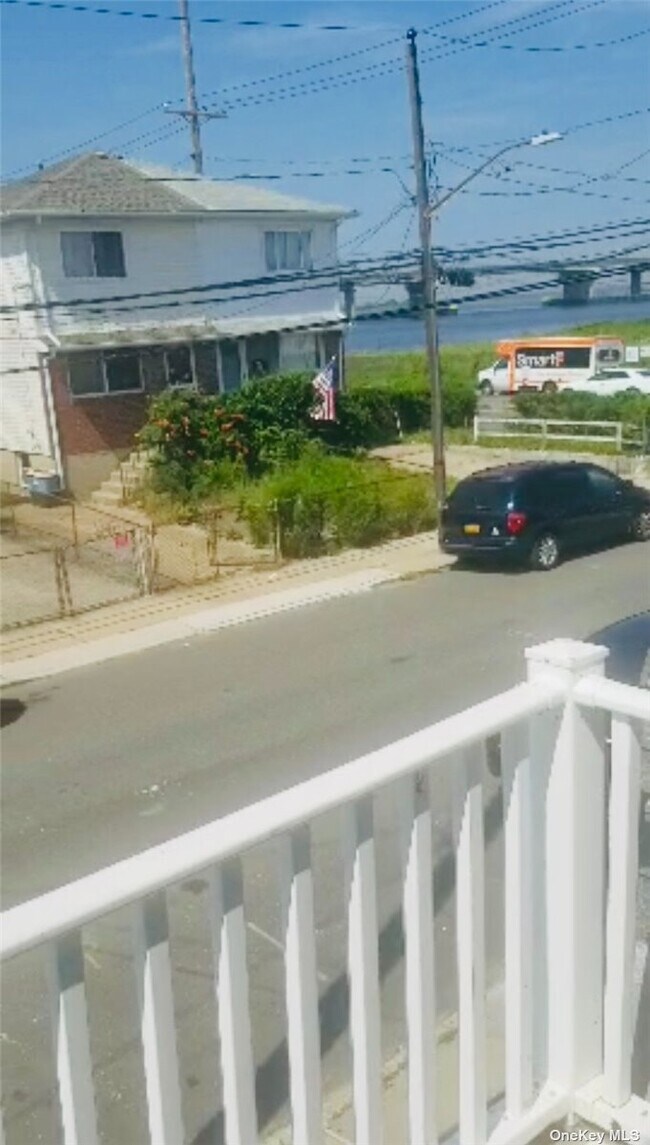 Foto del edificio - 360 Beach 88th St