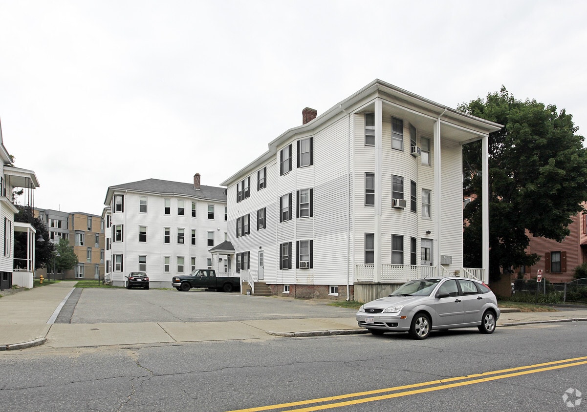 29 Maywood St, Worcester, MA 01603 Apartments in Worcester, MA