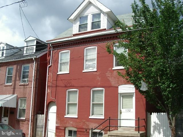 Primary Photo - 132 Old Dorwart St