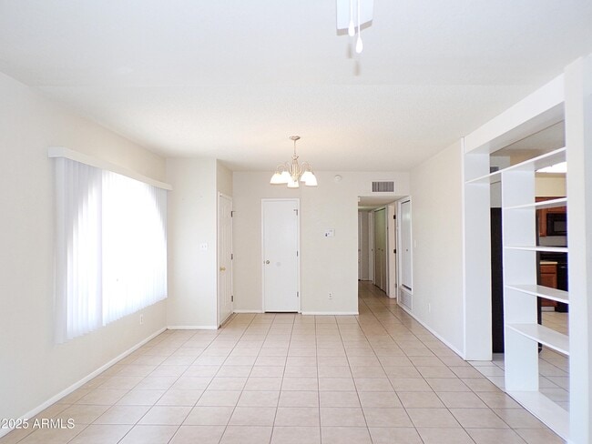 Building Photo - 201 Terra Dr