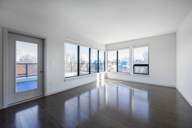 Building Photo - 455 Harvard St