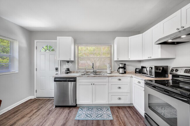 Foto del edificio - 1003 W Columbus Dr