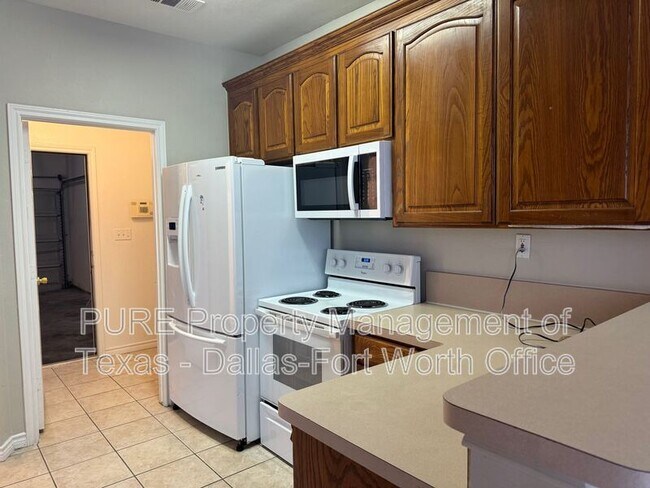 Foto del edificio - 4002 Cottage Park Ct