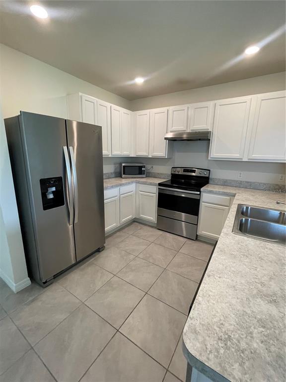 Building Photo - 4529 Blue Rock Dr
