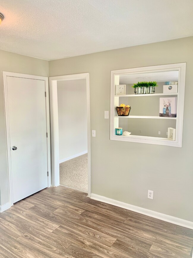 Built-In Shelving - Dallas Terrace