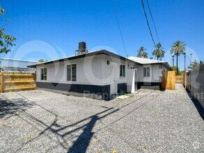 Building Photo - 2109 W Hayward Ave