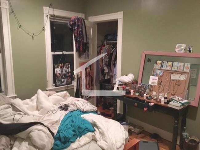 Building Photo - 6 bed in Allston