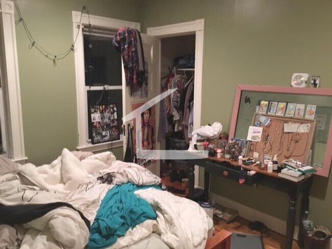 Foto del edificio - 6 bed in Allston