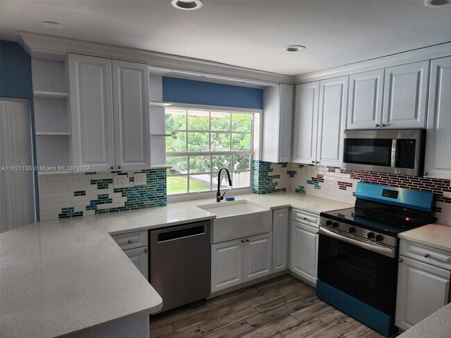 Foto del edificio - 10755 NW 18th Ct