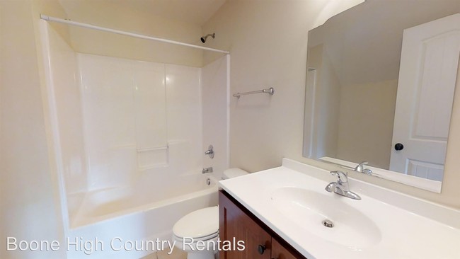 Building Photo - 154 Tulip Tree Ln