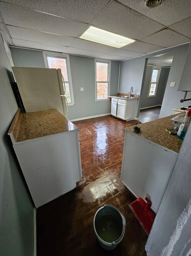 Foto del edificio - Upper 3 bedroom unit